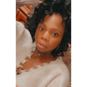 Meet your Posher, Bri